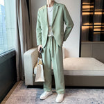 Men's slim fit two-piece suit by Yeha Maison, featuring a tailored jacket and matching trousers in classic style.